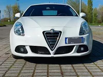 Usata Alfa Romeo Giulietta Distinctive 105 CV (77 kW) 2013 Bianco Utilitaria