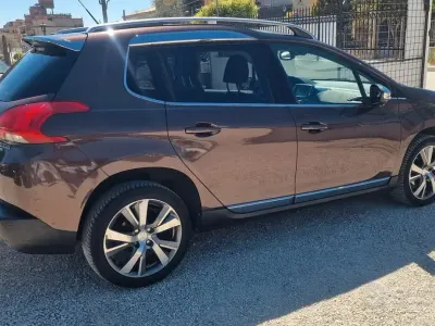 Usata Peugeot 2008 Allure 92 CV (67 kW) 2014 Marrone SUV