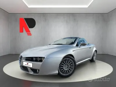 Usata Alfa Romeo Spider Exclusive 185 CV (136 kW) 2007 Grigio Cabrio