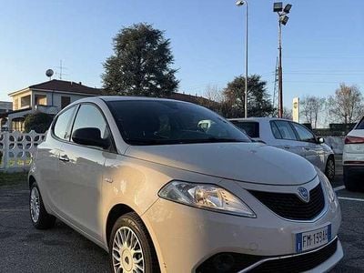 Usata Lancia Ypsilon Platinum 69 CV (50 kW) 2017 Beige Utilitaria