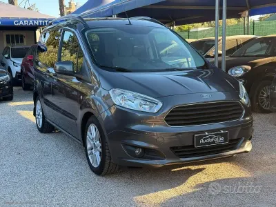 Usata Ford Tourneo Courier Titanium 75 CV (55 kW) 2017 Monovolume