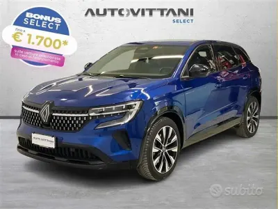 Usata Renault Austral Techno 200 CV (147 kW) 2023 Blu scuro SUV