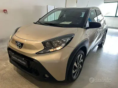 Usata Toyota Aygo X Trend 72 CV (52 kW) 2023 Grigio SUV