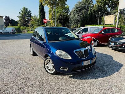 Usata Lancia Ypsilon 90 CV (66 kW) 2007 Blu Utilitaria