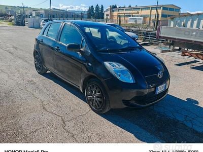 Usata Toyota Yaris 90 CV (66 kW) 2006 Nero Berlina