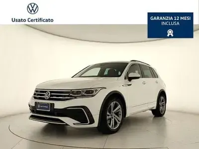 Usata VW Tiguan R-line 150 CV (110 kW) 2020 Bianco SUV
