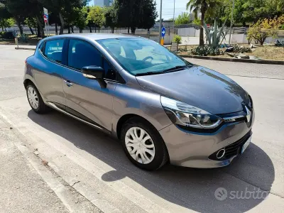 Begagnad Renault Clio IV 75 HK (55 kW) 2015 Grå Sedan