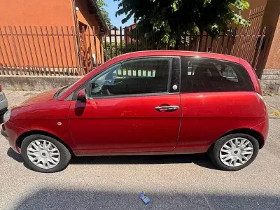 Usata Lancia Ypsilon 80 CV (58 kW) 2009 Rosso Utilitaria