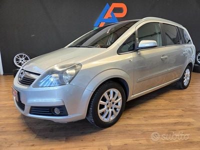 Usata Opel Zafira Cosmo 94 CV (69 kW) 2007 Grigio Monovolume