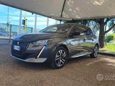 Usata Peugeot 208 Allure 100 CV (73 kW) 2022 Grigio Utilitaria