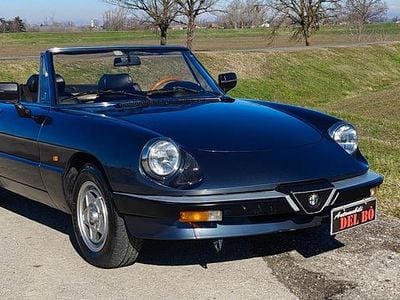 Usata Alfa Romeo Spider 109 CV (80 kW) 1989 Blu Cabrio