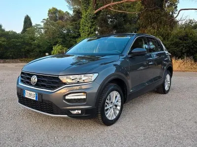 Usata VW T-Roc Style 116 CV (85 kW) 2019 Grigio SUV