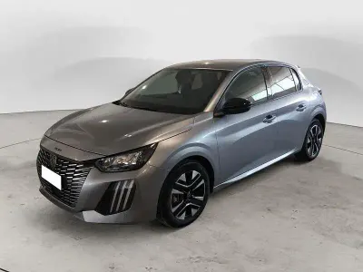 Usata Peugeot 208 Allure 101 CV (74 kW) 2025 Grigio Utilitaria