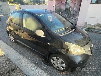 Usata Toyota Aygo 67 CV (49 kW) 2007 Nero Utilitaria