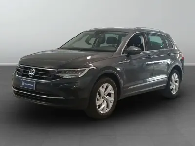 Usata VW Tiguan Life 150 CV (110 kW) 2022 B0 dolphin grey metallizzato SUV