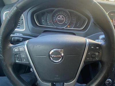 Usata Volvo V40 120 CV (88 kW) 2017 Blu Berlina