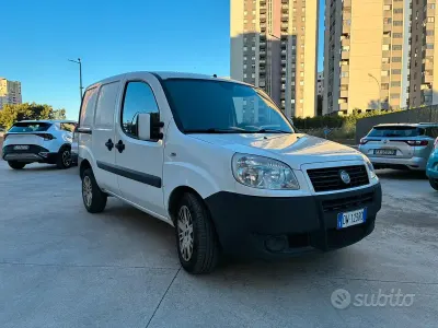 Occasion Fiat Doblò 105 ch (77 kW) 2009 Blanc Monospace