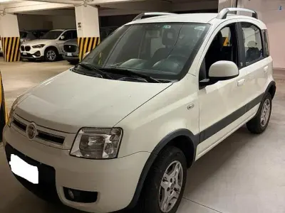 Usata Fiat Panda 4x4 69 CV (50 kW) 2011 Bianco Utilitaria