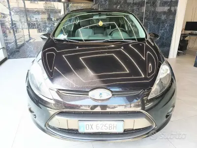 Usata Ford Fiesta Titanium 97 CV (71 kW) 2009 Blu Utilitaria