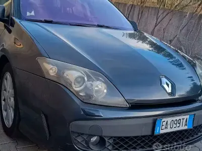 Usata Renault Laguna III 150 CV (110 kW) 2010 Grigio Station wagon