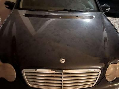 Usata Mercedes 220 143 CV (105 kW) 2002 Blu/azzurro Berlina