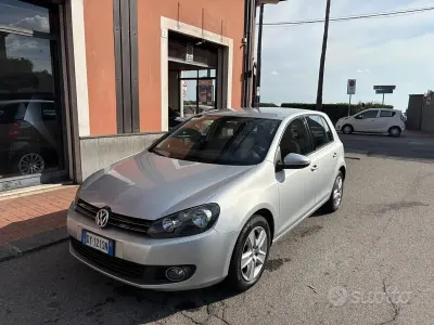 Gebraucht VW Golf VI Comfortline 102 PS (75 kW) 2009 Grau Kleinwagen