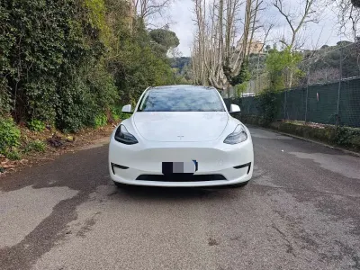 Usata Tesla Model Y 152 kW (208 CV) 2023 SUV