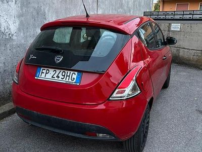 Usata Lancia Ypsilon 80 CV (58 kW) 2018 Rosso Utilitaria