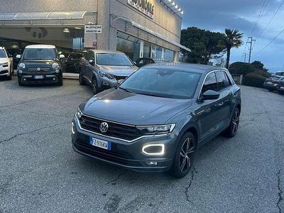 Usata VW T-Roc R-line 116 CV (85 kW) 2020 Grigio SUV