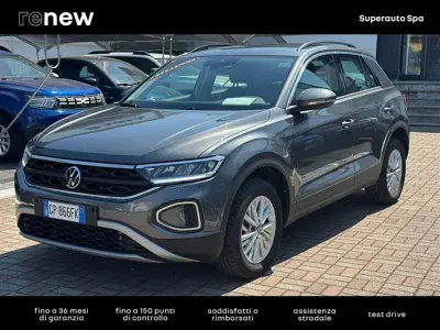 Usata VW T-Roc Life 150 CV (110 kW) 2023 Grigio SUV