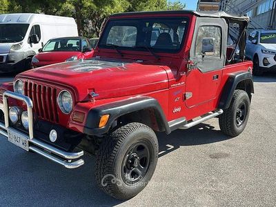 Usata Jeep Wrangler 118 CV (86 kW) 1996 Rosso SUV
