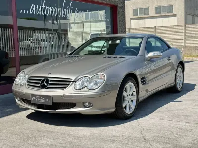 Usata Mercedes SL350 245 CV (180 kW) 2005 Argento cubanite Cabrio