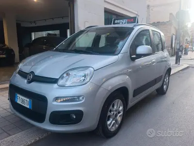Begagnad Fiat Panda Lounge 69 HK (50 kW) 2019 Silver Halvkombi