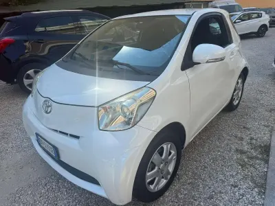 Usata Toyota iQ Sol 68 CV (50 kW) 2009 Bianco Utilitaria