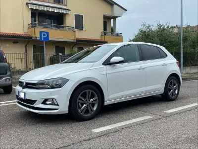 Usata VW Polo R-line 95 CV (69 kW) 2021 Bianco Utilitaria