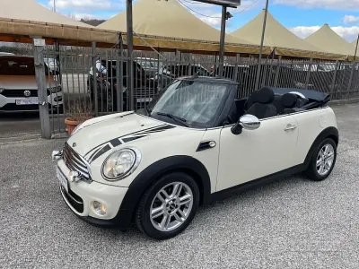 Usata Mini Cooper D Cabriolet 110 CV (80 kW) 2012 Beige Cabrio