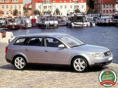 Begagnad Audi A4 Business 131 HK (96 kW) 2003 Grå Kombi