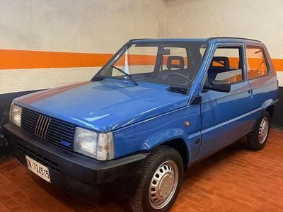 Usata Fiat 750 34 CV (25 kW) 1989 Blu Berlina