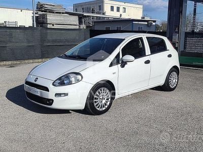 Usata Fiat Punto Lounge 95 CV (69 kW) 2016 Bianco Utilitaria