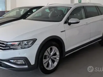 Usata VW Passat 200 CV (147 kW) 2020 Bianco Station wagon