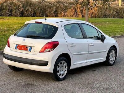 Usata Peugeot 207 88 CV (64 kW) 2012 Bianco Utilitaria