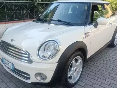 Usata Mini ONE 75 CV (55 kW) 2009 Beige Utilitaria
