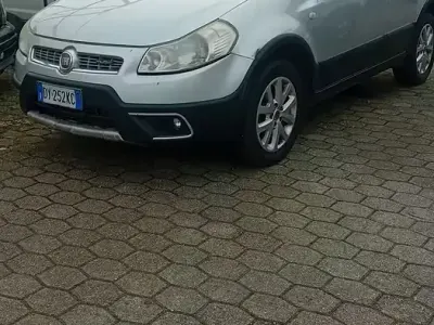 Usata Fiat Sedici 135 CV (99 kW) 2010 SUV