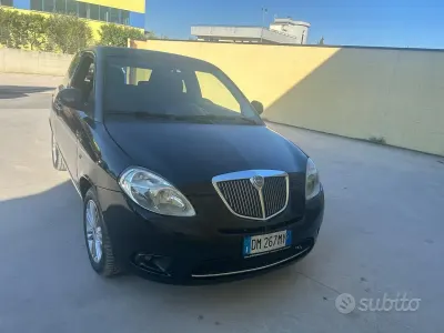 Usata Lancia Ypsilon 90 CV (66 kW) 2008 Nero Utilitaria