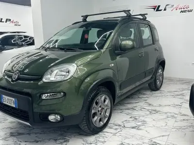 Usado Fiat Panda 4x4 S 75 CV (55 kW) 2014 Verde Utilitario