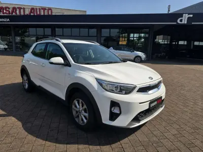 Usata Kia Stonic Style 101 CV (74 kW) 2020 Bianco SUV