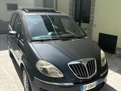 Usata Lancia Musa 2008 Grigio Monovolume