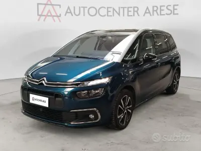 Käytetty Citroën C4 SpaceTourer Shine 131 HP (96 kW) 2022 Sininen Tila-auto