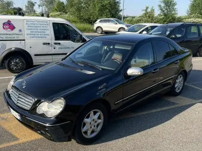 Usata Mercedes 200 Elegance 163 CV (119 kW) 2000 Nero Berlina