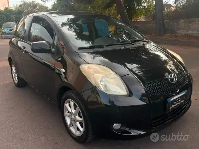 Usata Toyota Yaris Sol 90 CV (66 kW) 2006 Nero Berlina
